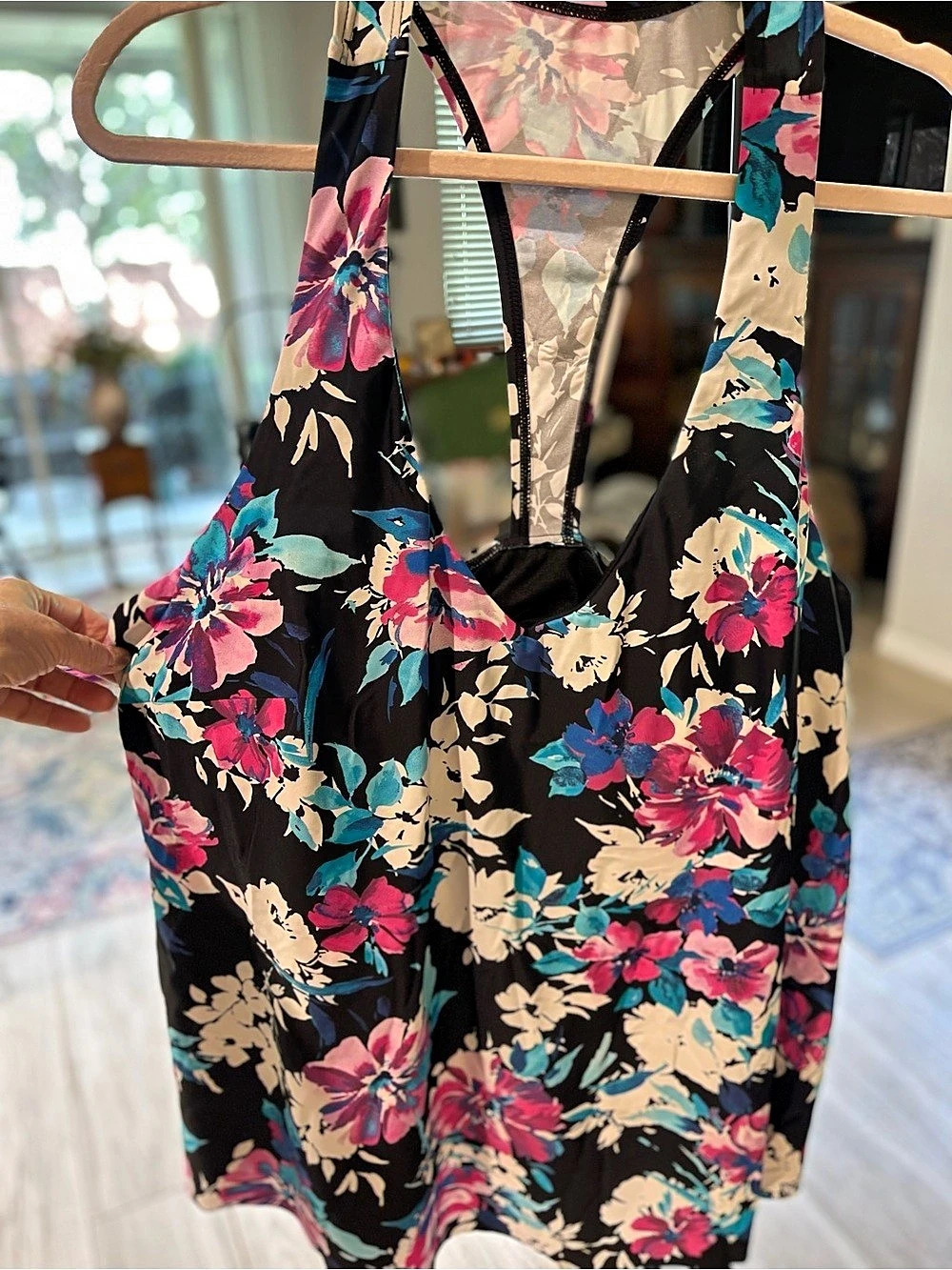 Island Waves Two-piece swimsuit with swim skirt Floral Swim Skirt Size 24W